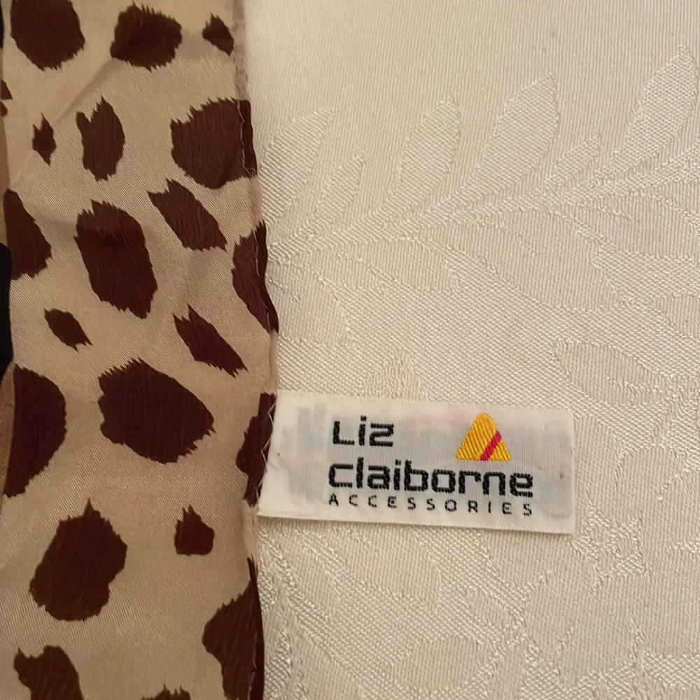 Beautiful Liz Claiborne 100% Rayon 30” animal print Scarf (OLCC-AF)